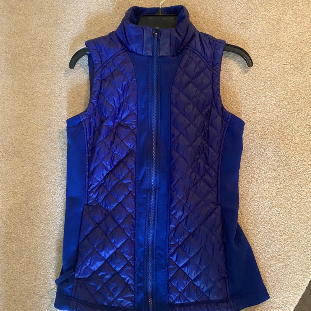Athleta quilted vest